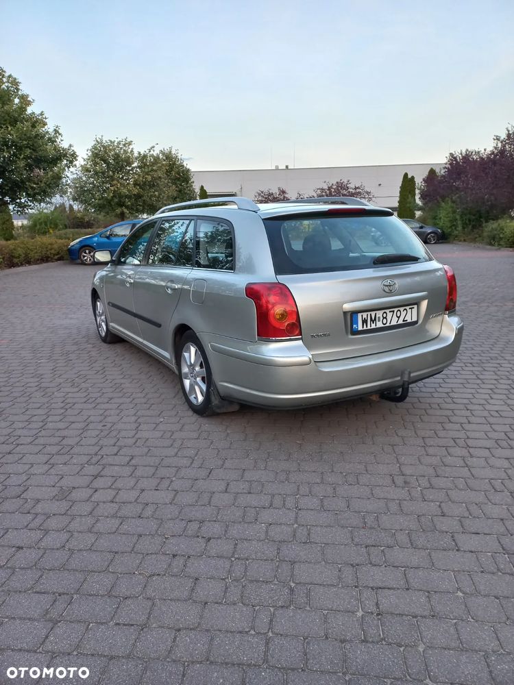 Toyota Avensis 1.8 VVT-i Luna - 8
