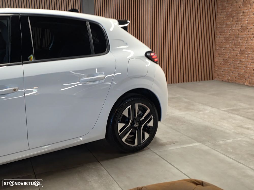 Peugeot 208 1.2 Hybrid Allure e-DCS6 - 23