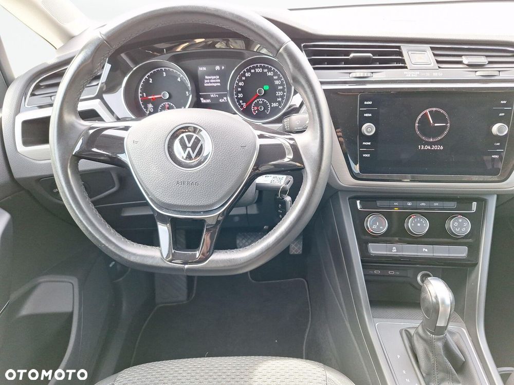 Volkswagen Touran - 15