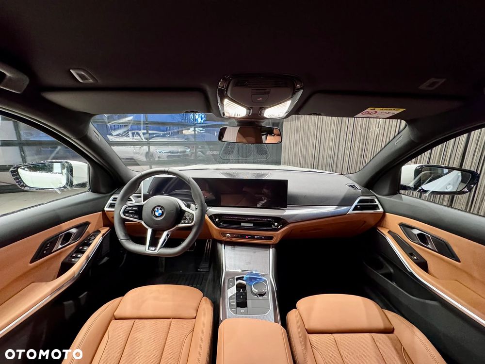 BMW Seria 3 330i xDrive M Sport - 13