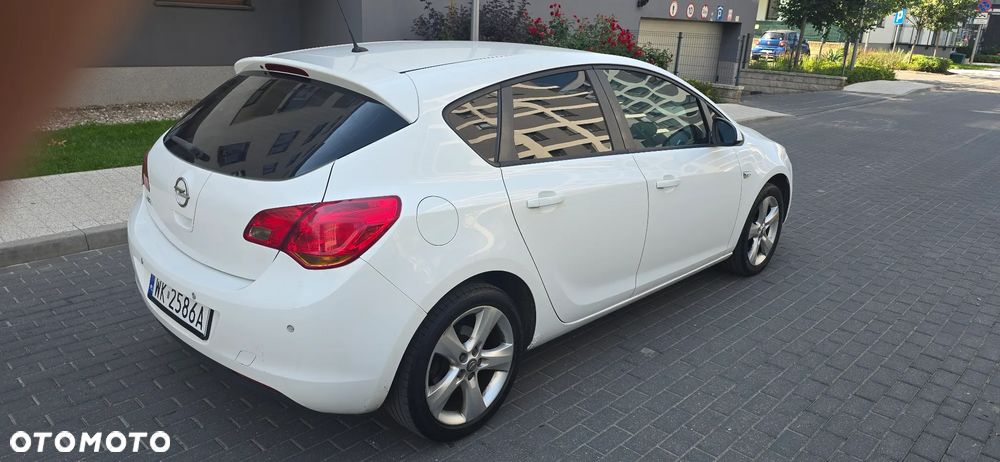 Opel Astra 1.4 Cosmo - 3