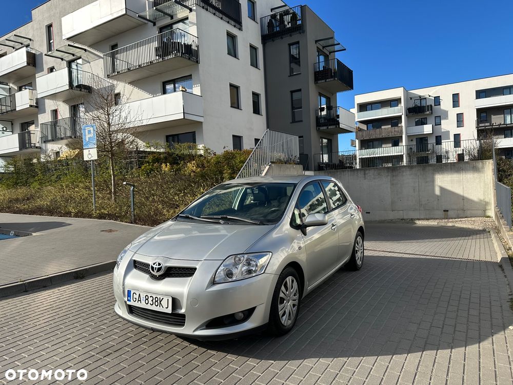 Toyota Auris 1.4 D-4D Edition - 1