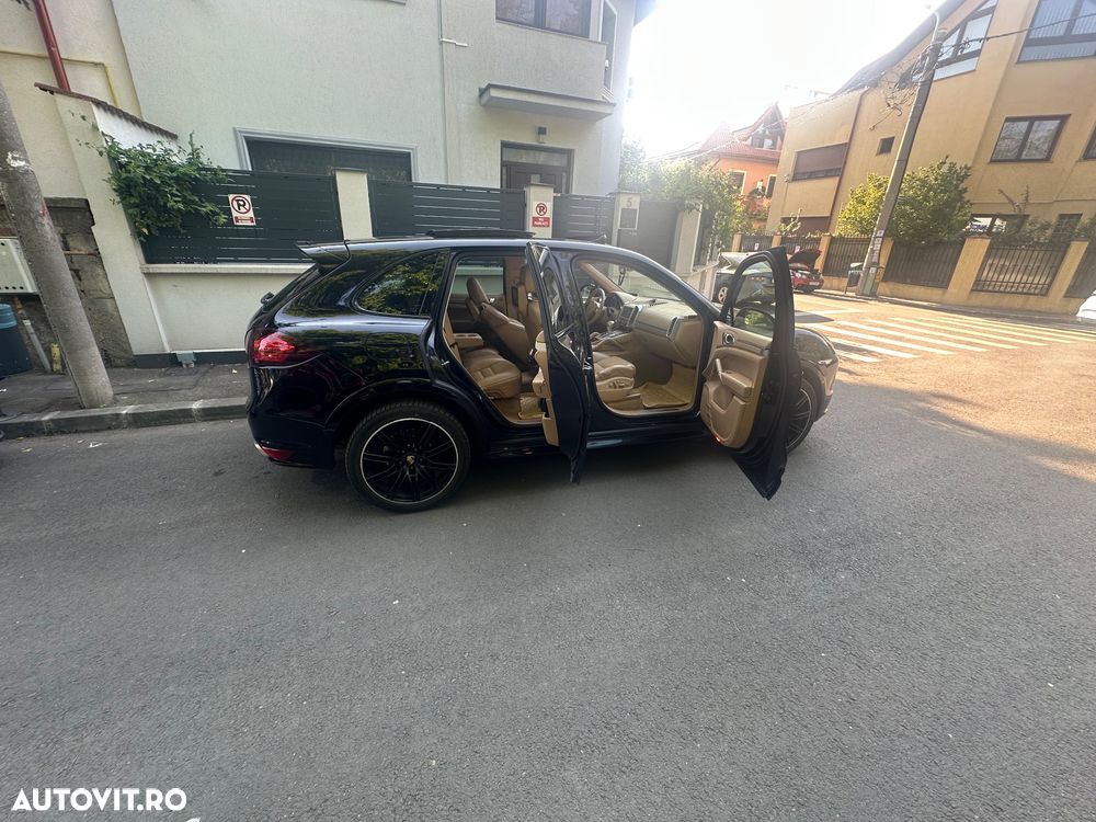 Porsche Cayenne - 2