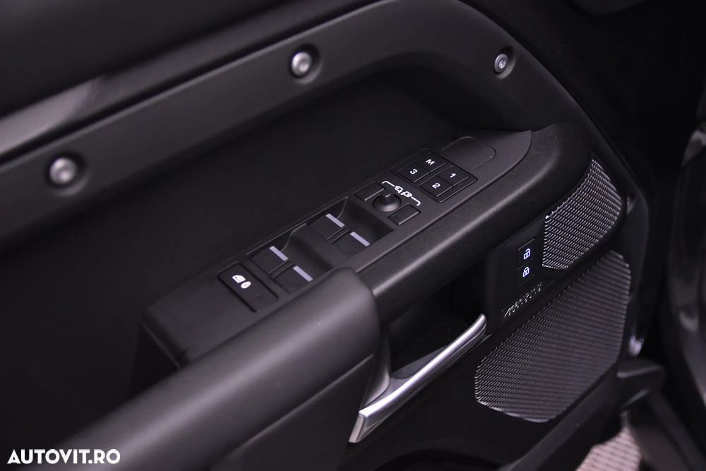 Land Rover Defender - 14