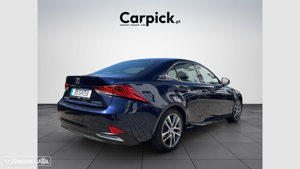 Lexus IS 300H - 6