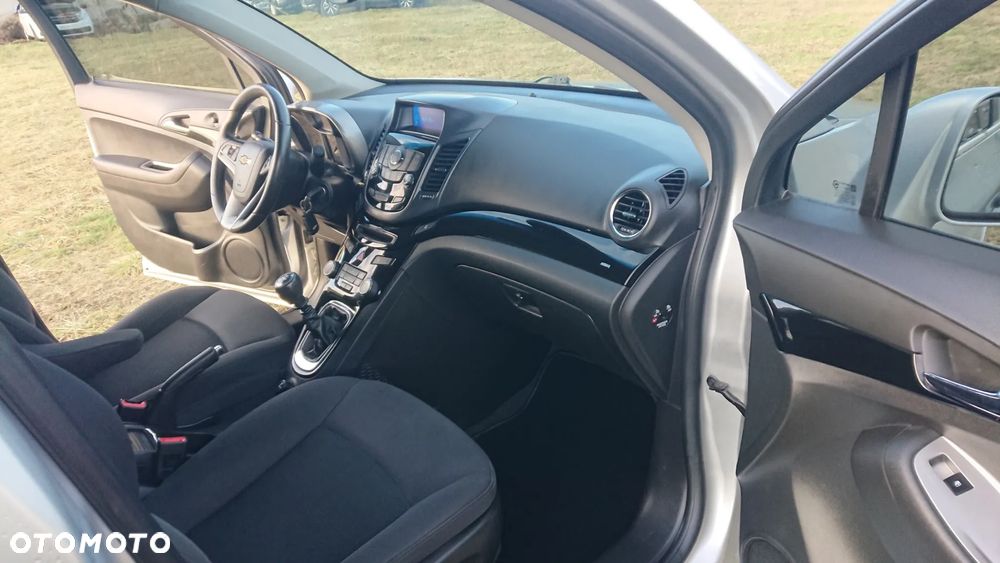 Chevrolet Orlando - 35