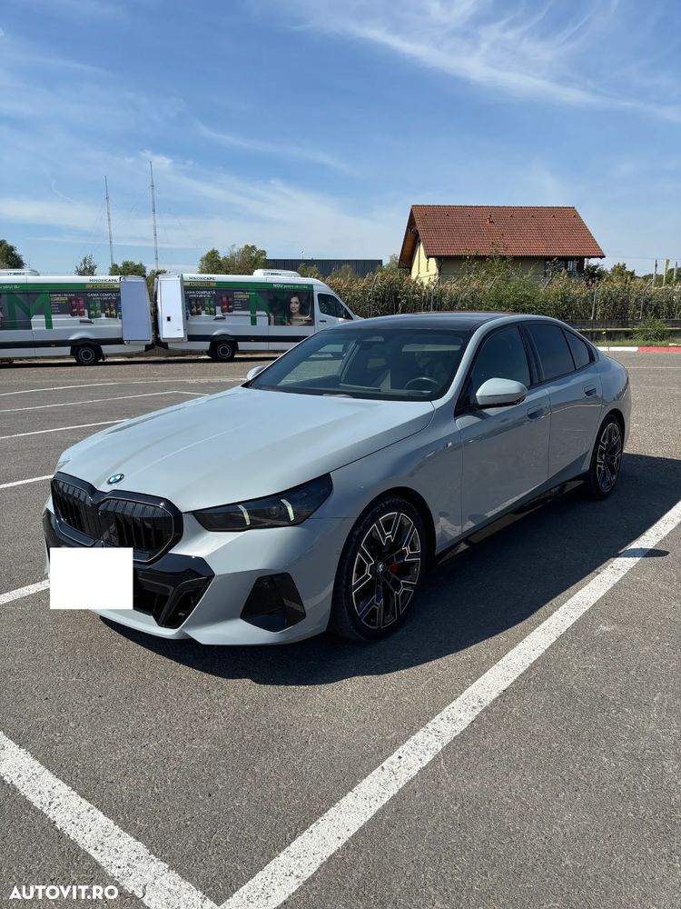 BMW Seria 5 2024 photo 2