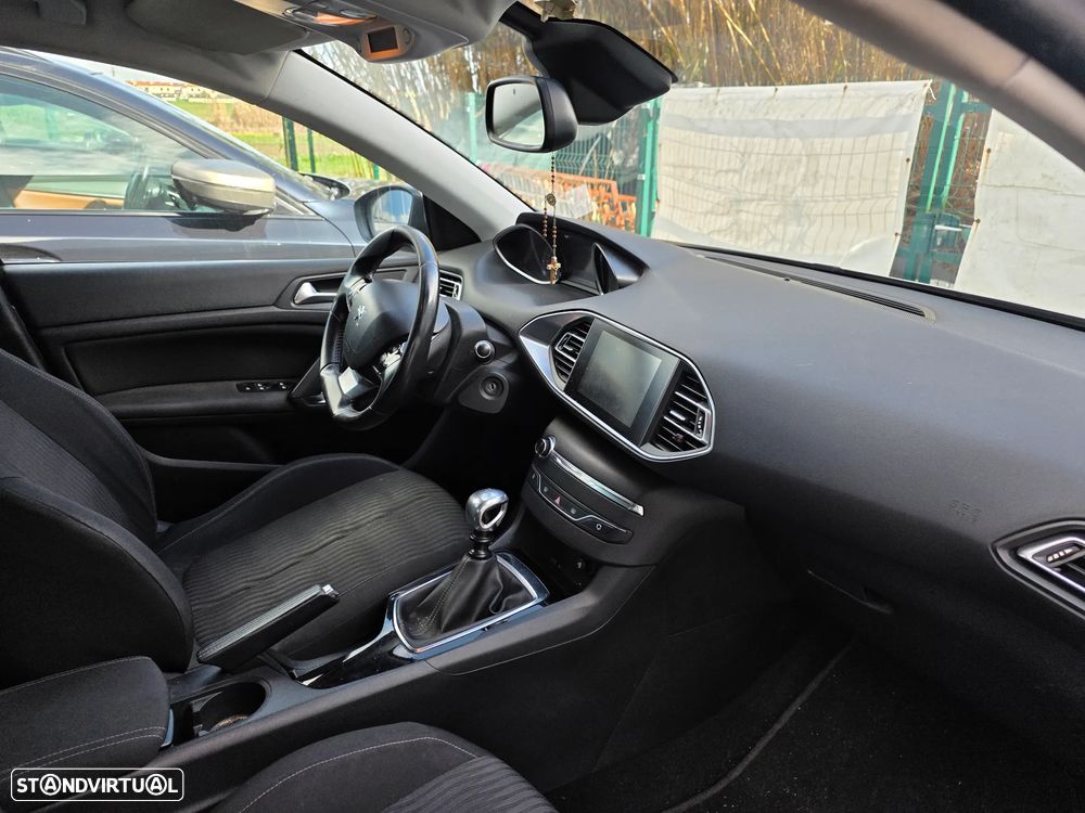 Peugeot 308 1.6 e-HDi Allure - 9