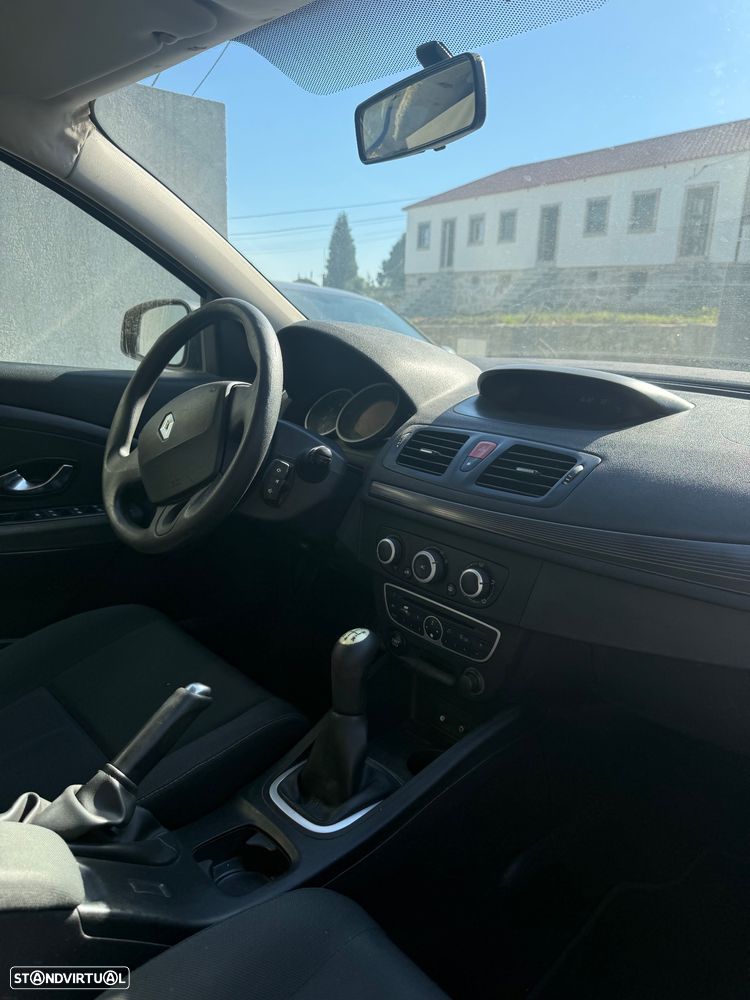 Renault Mégane 1.5 dCi Dynamique - 5