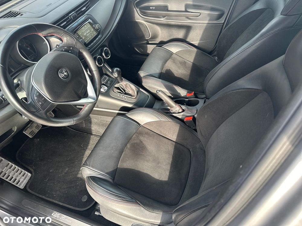 Alfa Romeo Giulietta 1750 TBi Veloce TCT - 11