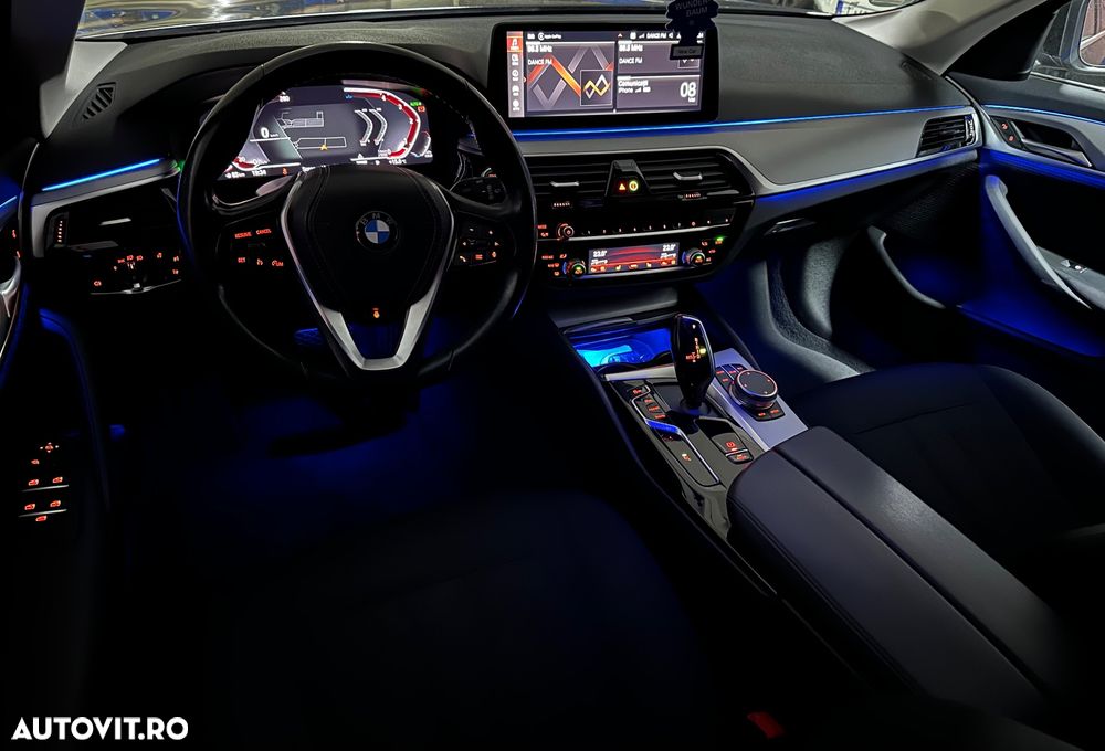 BMW Seria 5 520d xDrive AT MHEV - 14