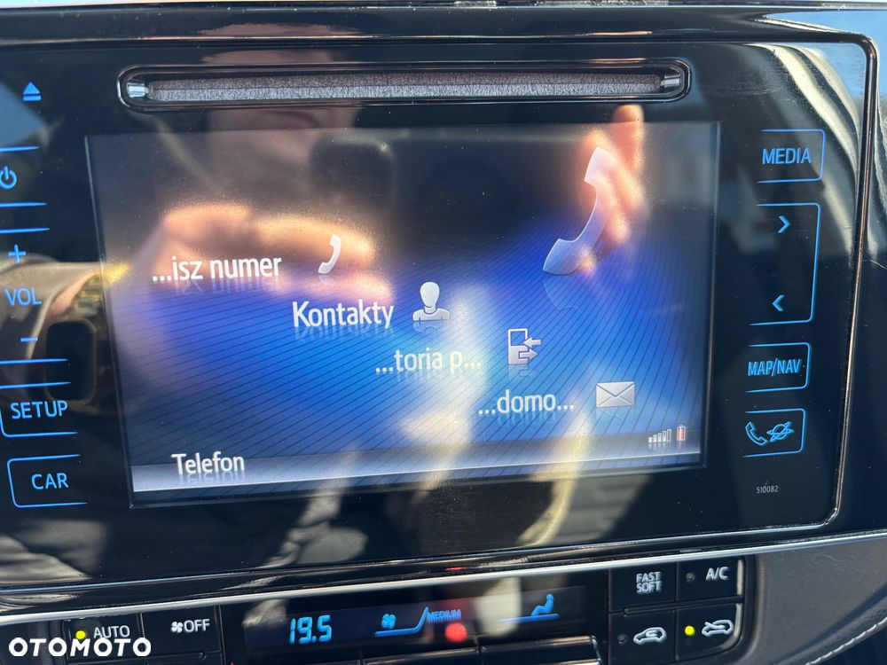 Toyota Auris Hybrid 135 Prestige - 32