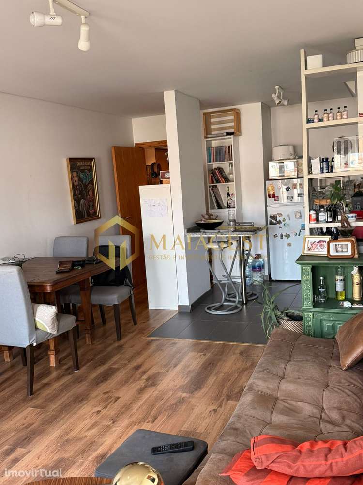 Apartamento T0 no centro do Porto com lugar de garagem - Grande imagem: 4/11