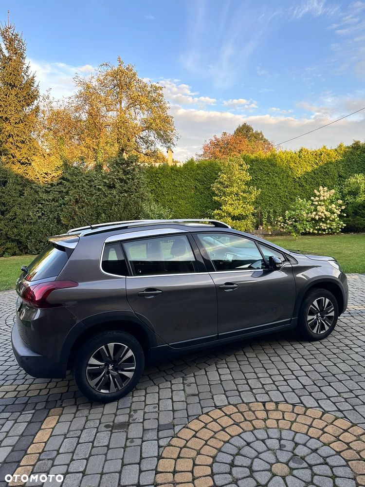 Peugeot 2008 1.2 Pure Tech Allure S&S EAT6 - 4