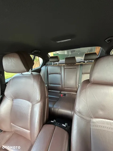 BMW Seria 5 550i xDrive - 11