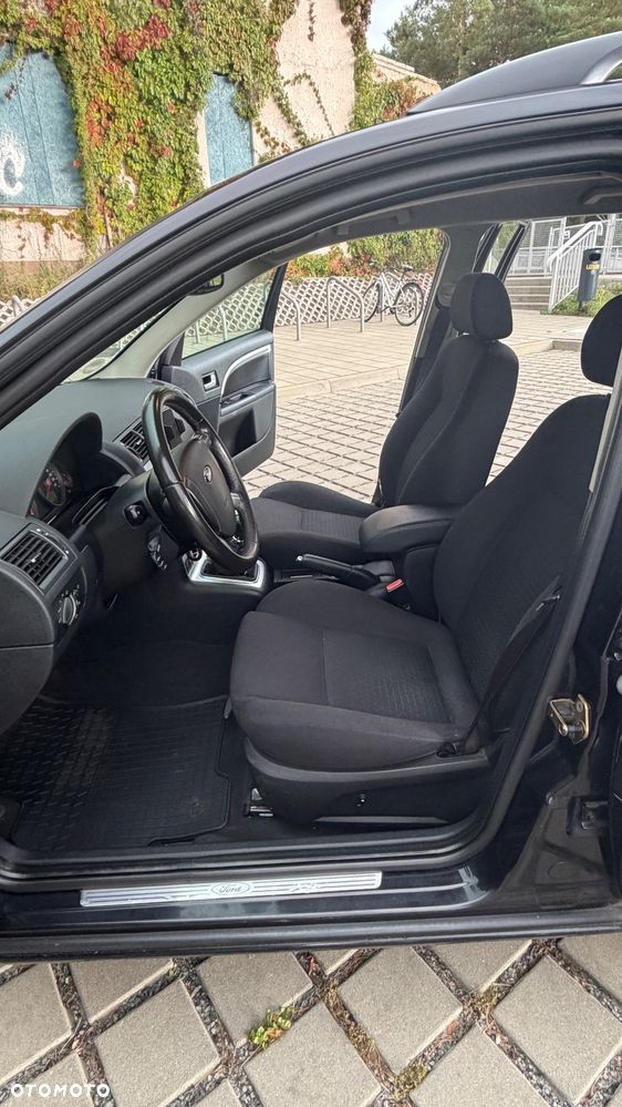 Ford Mondeo 2.0 TDCI DPF Ambiente - 16