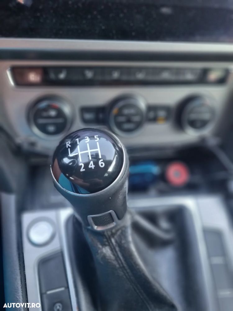 VOLKSWAGEN Passat 2018 — imagine 12