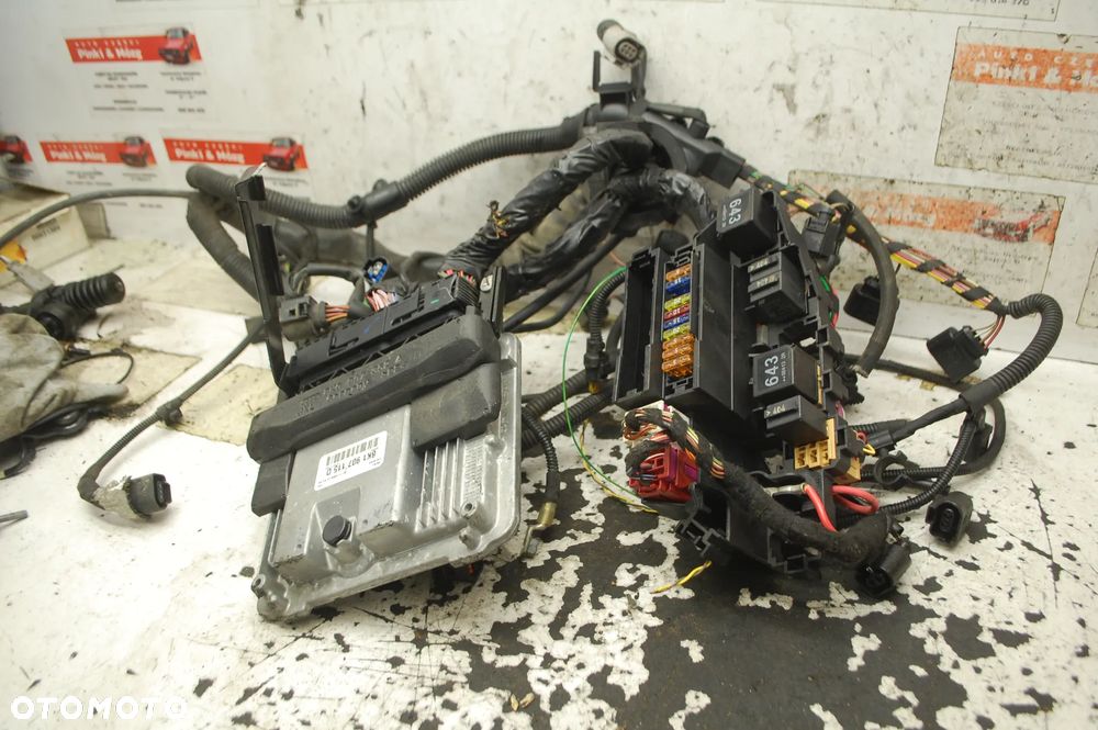 STEROWNIK KOMPUTER SILNIKA + WIĄZKA 8K1907115D AUDI A4 B8 1.8 TFSI