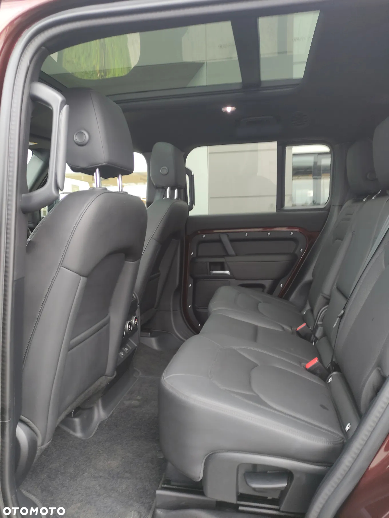 Land Rover Defender - 18