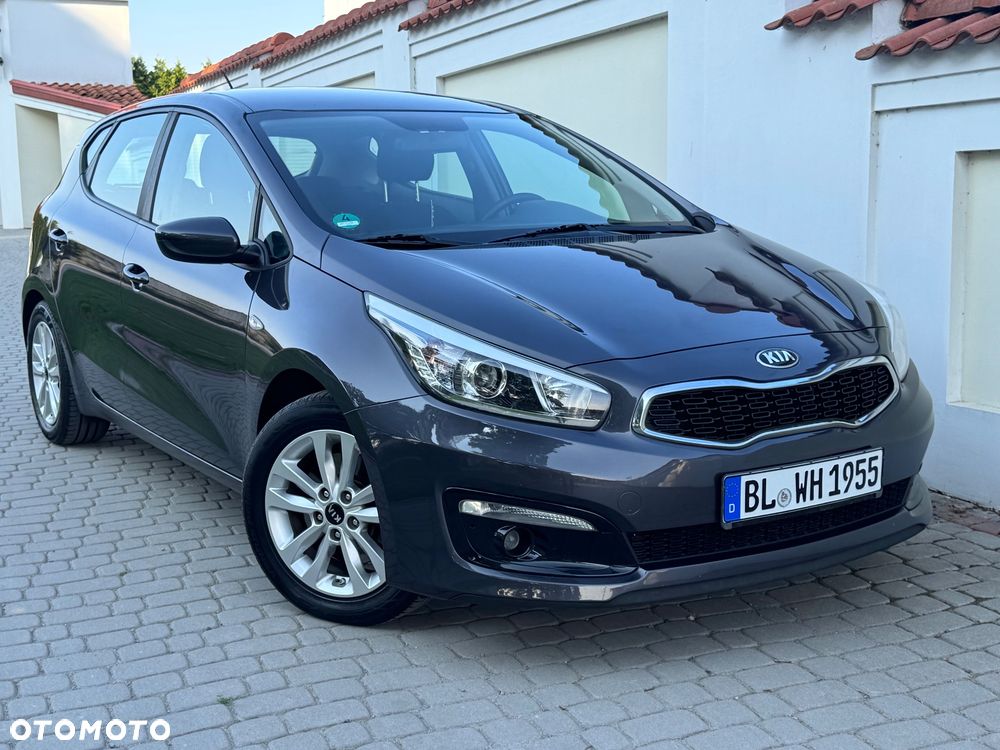 Kia Ceed - 11