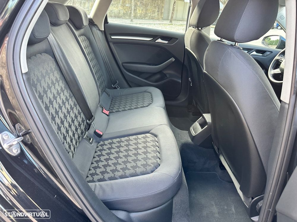 Audi A3 Sportback 1.6 TDI Attraction S tronic - 36