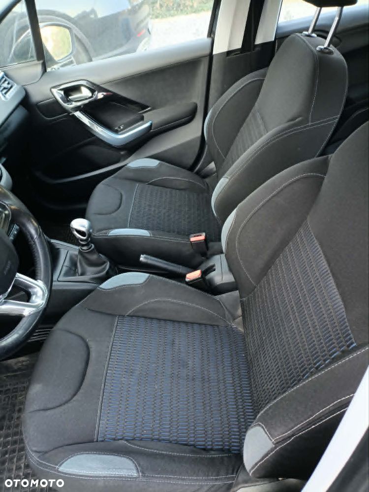 Peugeot 208 1.6 e-HDi Allure STT - 13