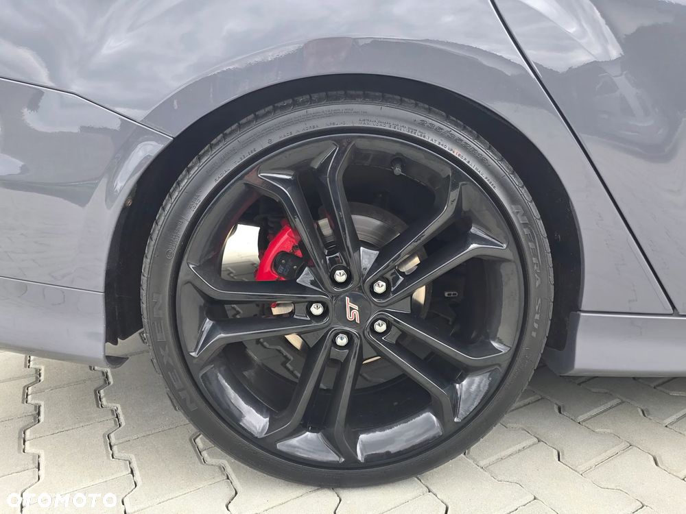 Ford Focus 2.0 EcoBoost ST mit Leder-Exclusiv-Paket - 27