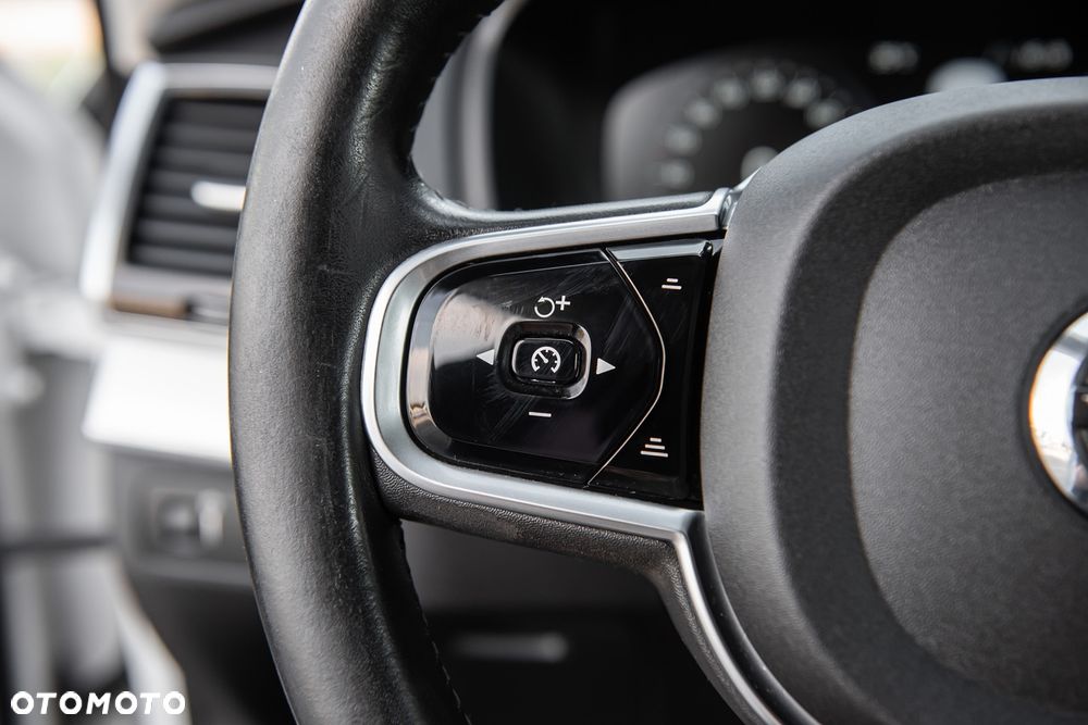 Volvo XC 90 D5 AWD Geartronic Momentum - 20