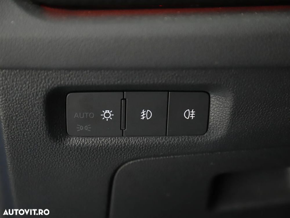 Skoda Octavia Combi 1.4 TSI iV DSG RS - 23