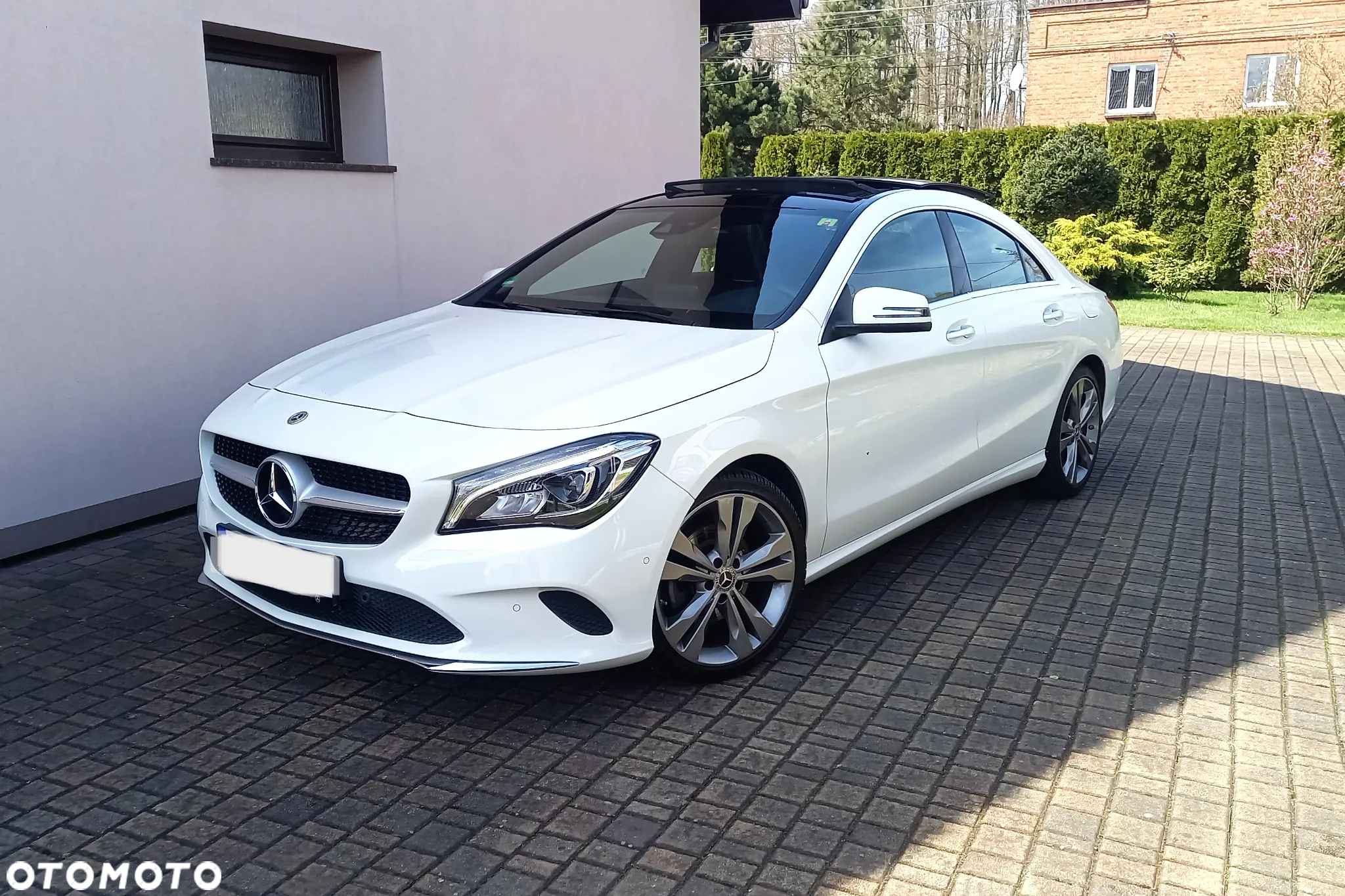 Mercedes-Benz CLA 200 - 4