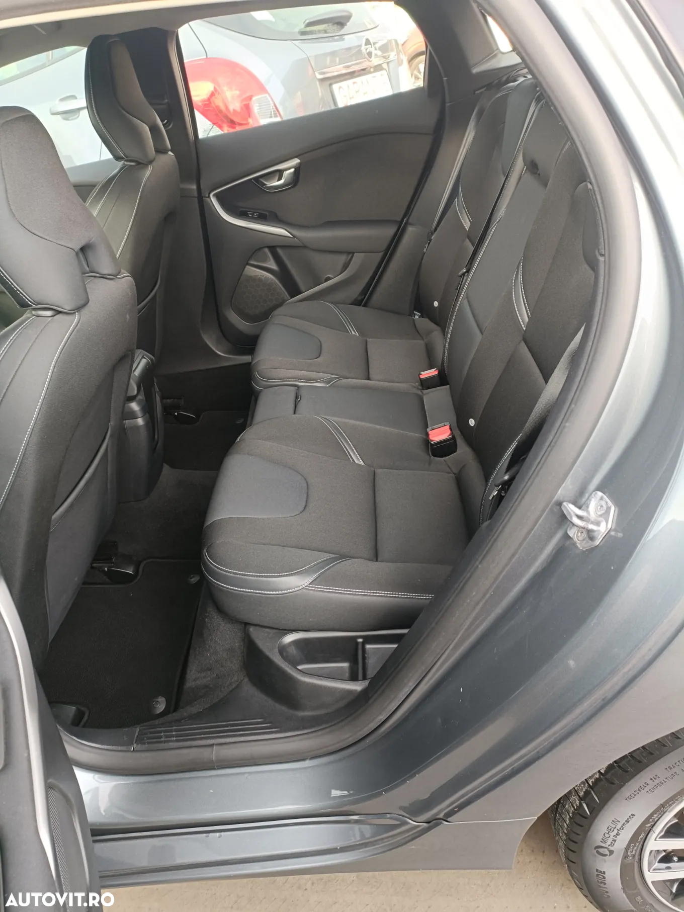 Volvo V40 D2 Momentum - 18