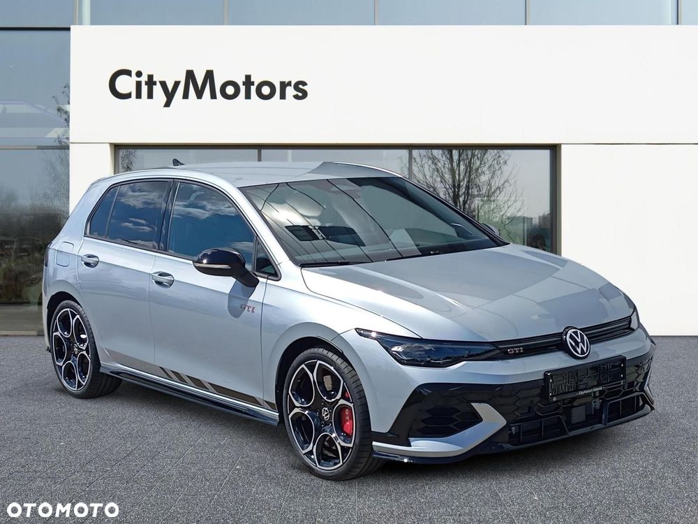 Volkswagen Golf - 5