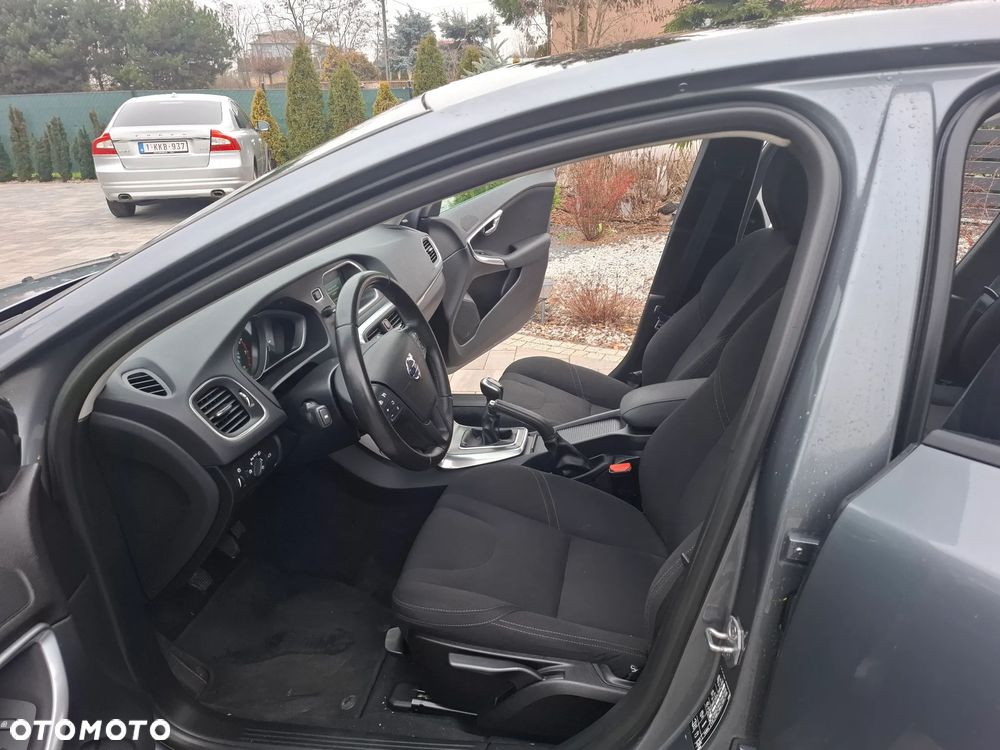 Volvo V40 T2 You - 27