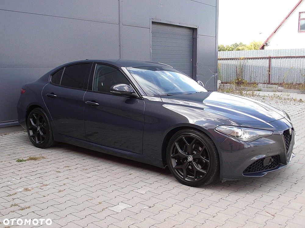 Alfa Romeo Giulia 2.2 AT8 Business - 27