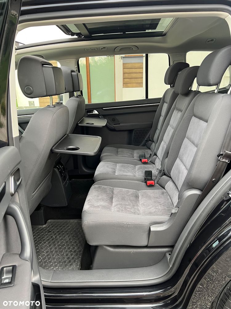 Volkswagen Touran 2.0 TDI DPF Highline - 8