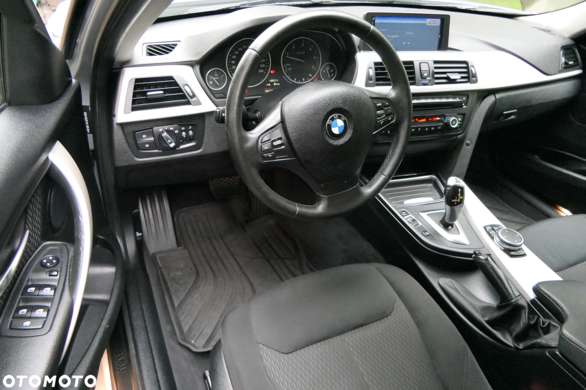 BMW Seria 3 320d Touring xDrive Sport-Aut - 16