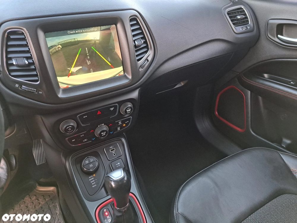 Jeep Compass - 14