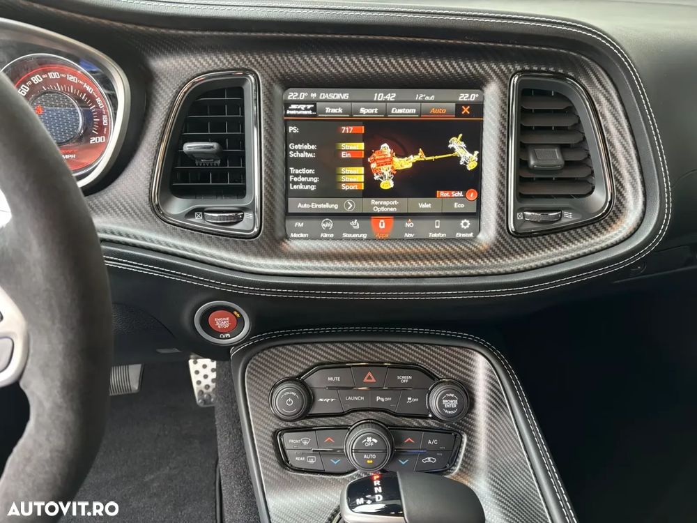 Dodge Challenger - 17