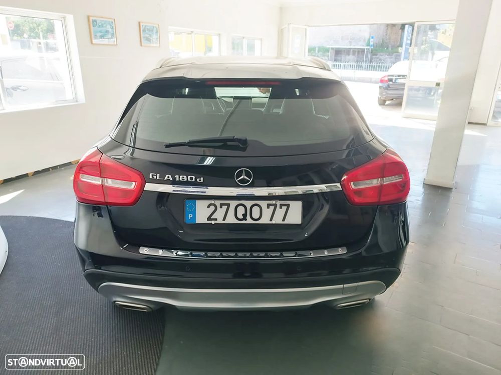 Mercedes-Benz GLA 180 d Urban - 8