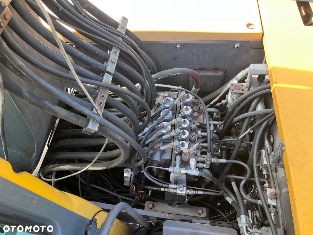 Volvo EW140B - 13