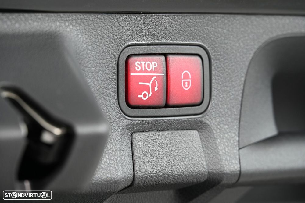 Mercedes-Benz CLA 200 d Shooting Brake AMG Line Aut. - 19