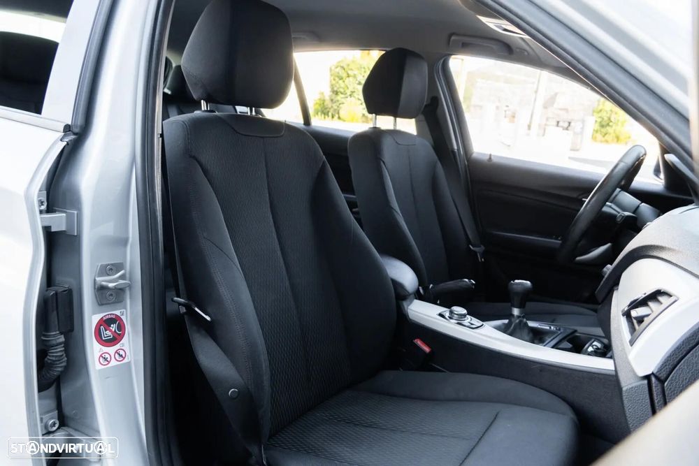 BMW 116 d Line Sport - 24
