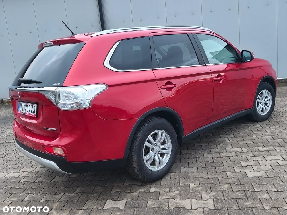 Mitsubishi Outlander 2.0 4WD Invite - 16