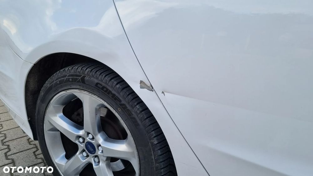 Ford Fusion 2.0 EcoBoost Titanium - 16