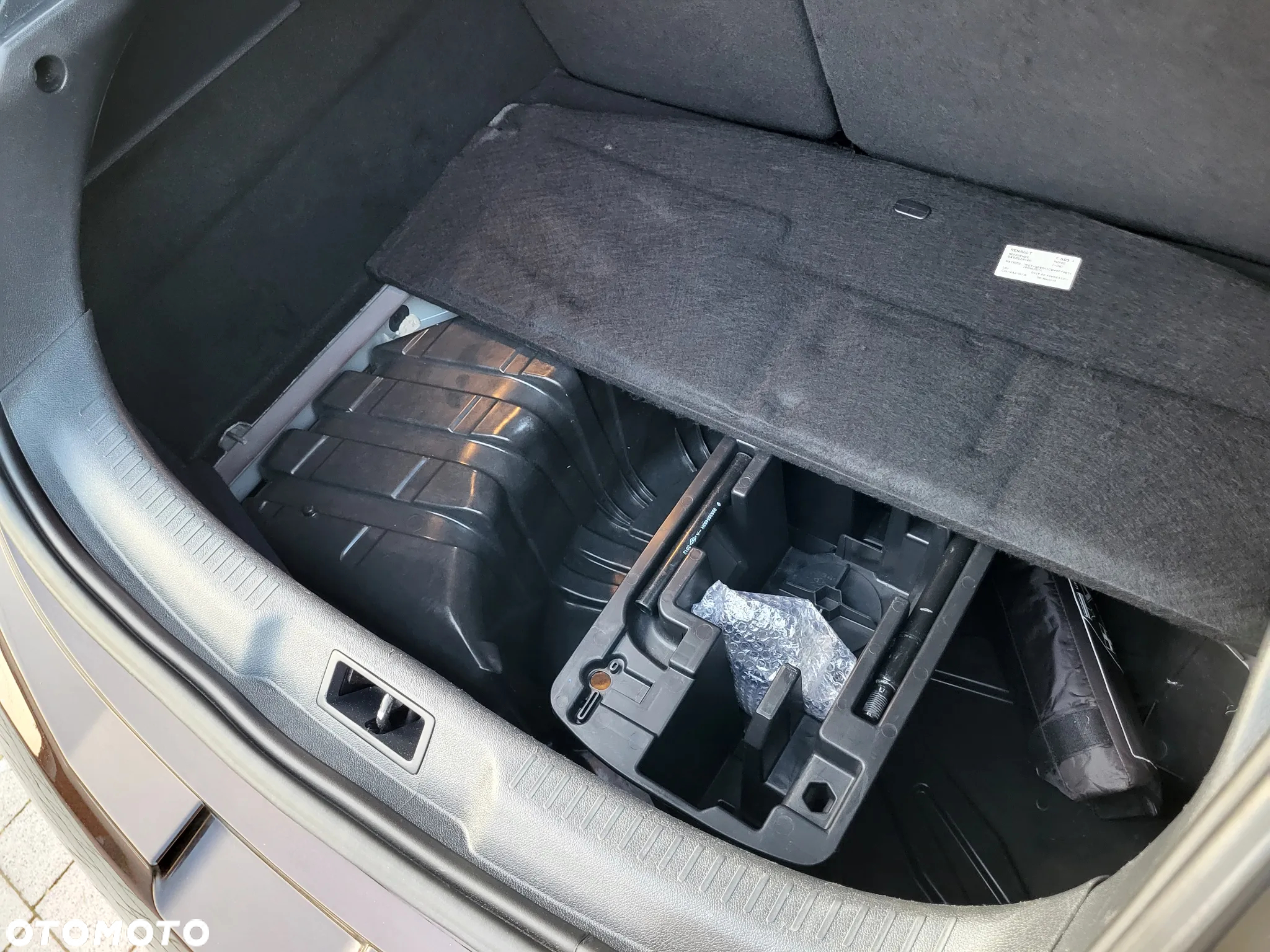 Renault Megane Grandtour ENERGY TCe 115 Start & Stop Bose Edition - 17