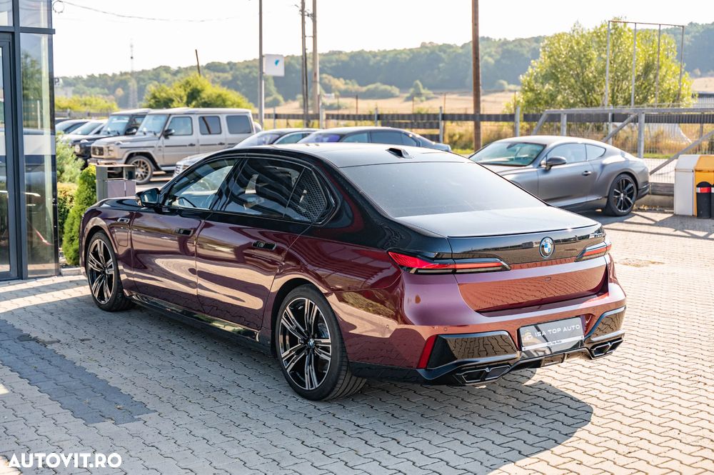 BMW M7 M760e xDrive - 13