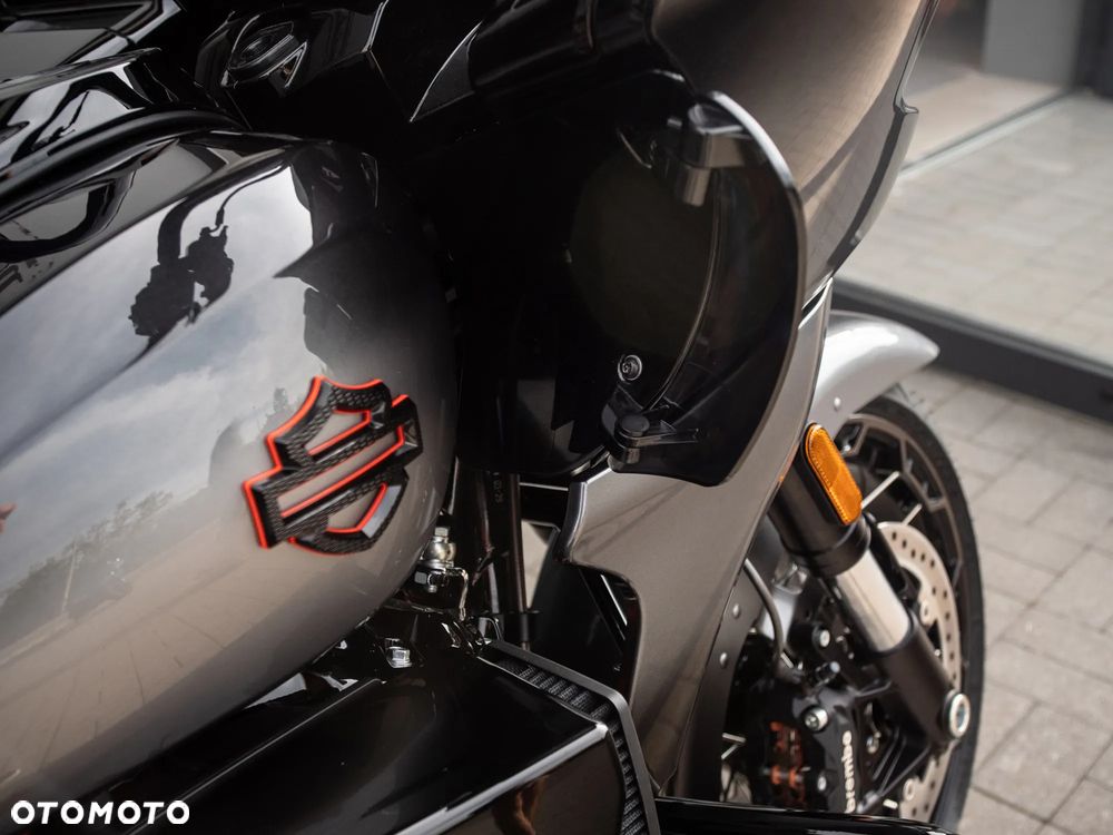 Harley-Davidson Touring Road Glide - 36