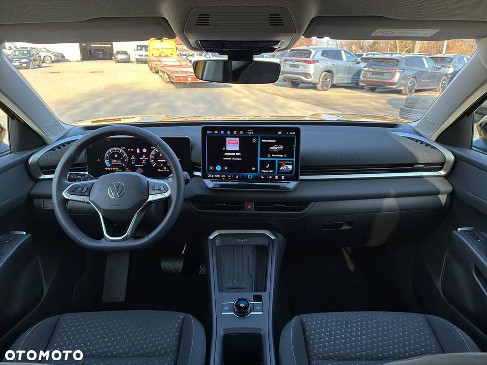 Volkswagen T-Roc - 13