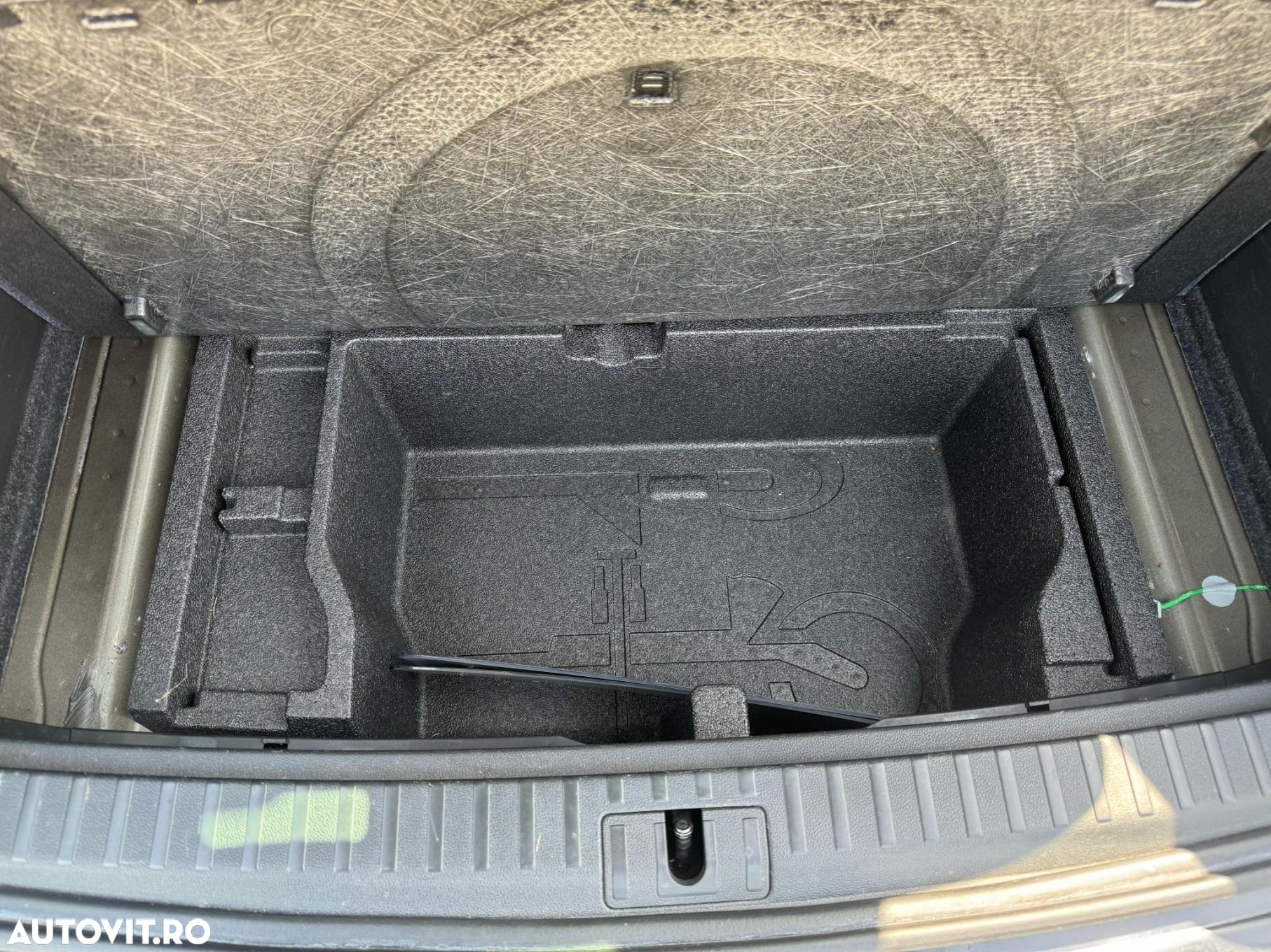 Skoda Octavia Combi 2.0 TDI DSG RS Plus - 33