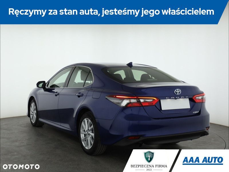 Toyota Camry - 6